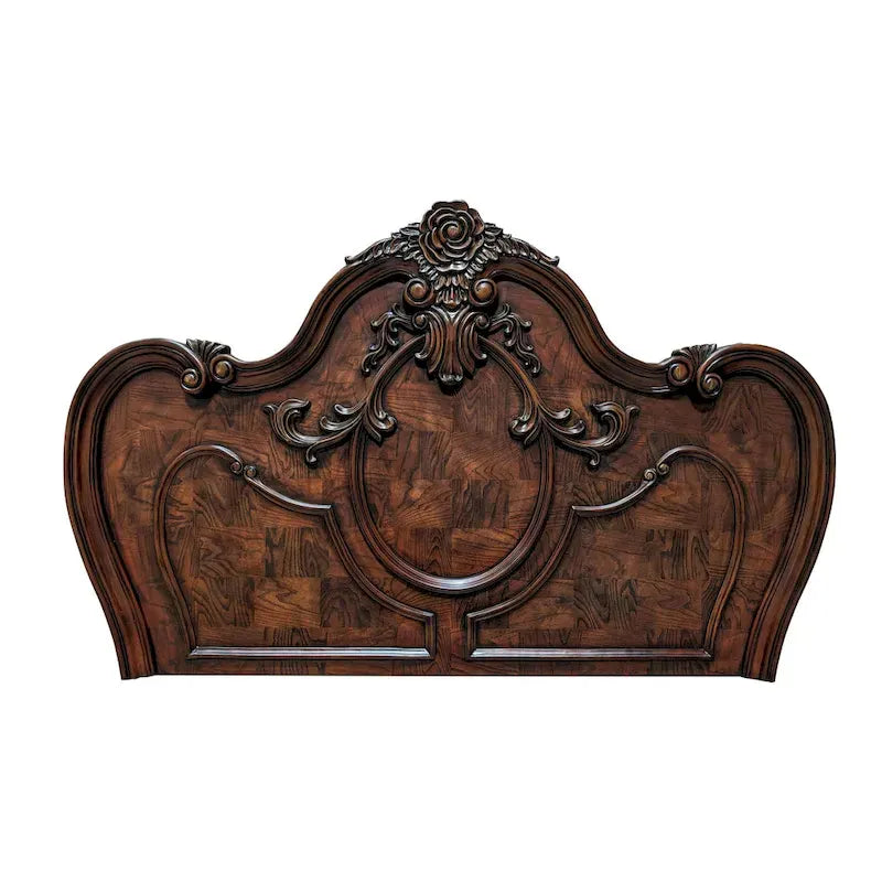 Chambre à coucher traditionnelle avec panneaux en bois massif